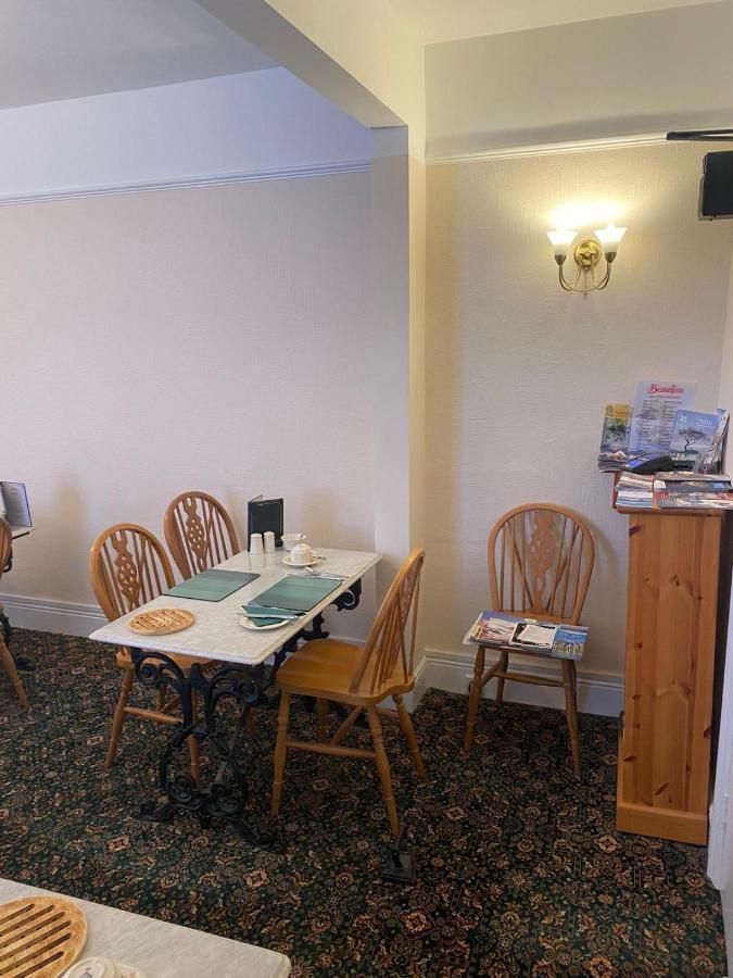 Shipley  Landguard Lodge Guest House מראה חיצוני תמונה