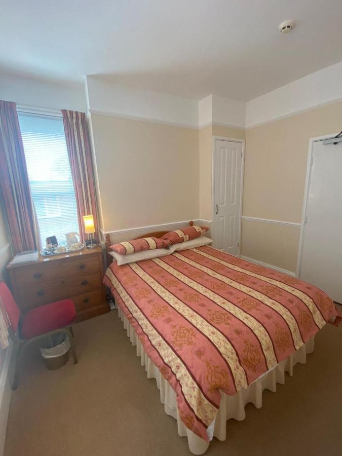 Shipley  Landguard Lodge Guest House מראה חיצוני תמונה