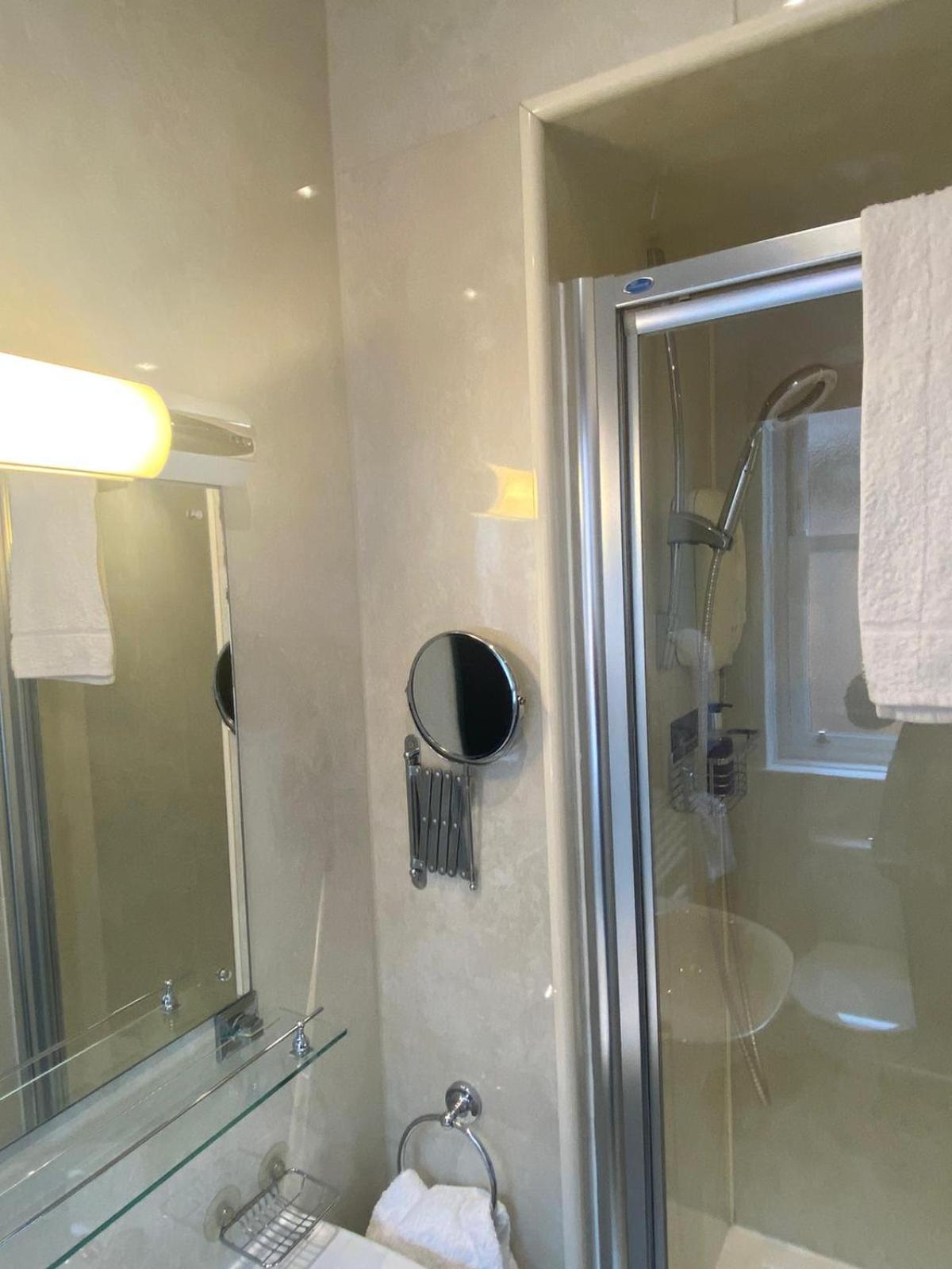 Shipley  Landguard Lodge Guest House מראה חיצוני תמונה