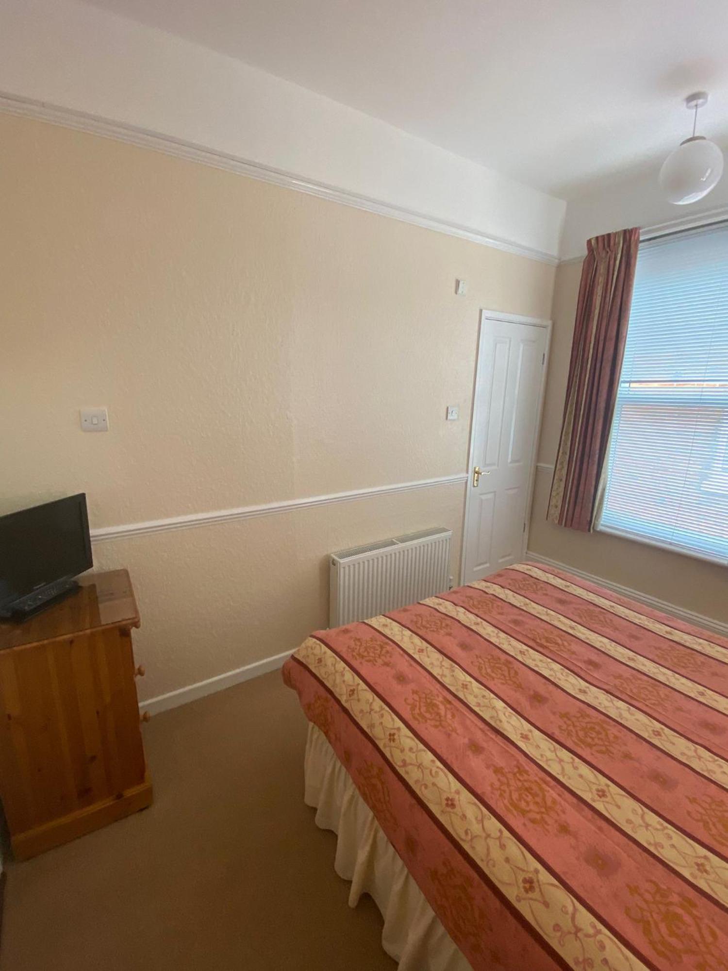 Shipley  Landguard Lodge Guest House מראה חיצוני תמונה